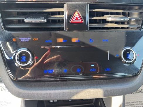 Used 2022 Hyundai Ioniq SE image 17