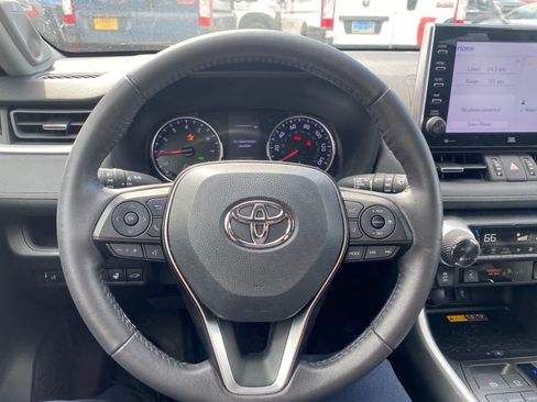 Used 2022 Toyota RAV4 XLE Premium FWD image 14