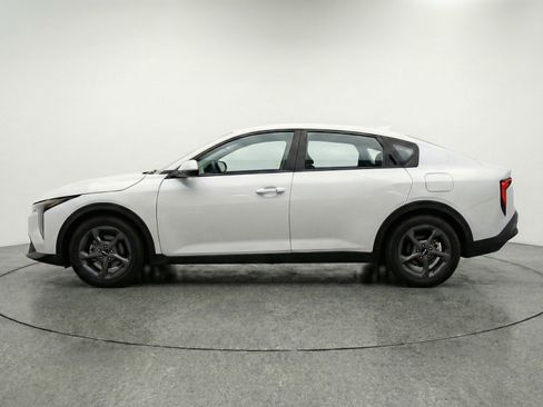 Used 2025 Kia K4 FWD image 5