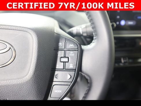 Used 2025 Toyota Prius LE image 25