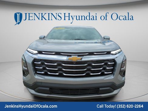 Used 2025 Chevrolet Equinox LT w/ Safety and Technology Package FWD image 8
