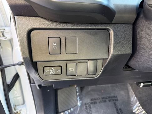 Used 2020 Toyota Tacoma SR image 8