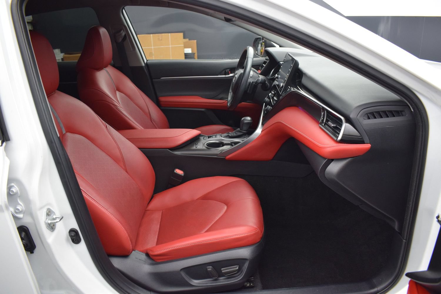 Used 2023 Toyota Camry XSE FWD image 10