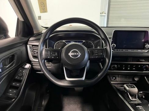 Used 2024 Nissan Rogue S FWD image 21