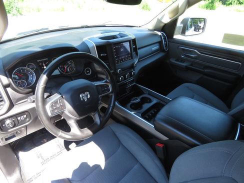 Used 2019 RAM 1500 Big Horn AWD/4WD image 11