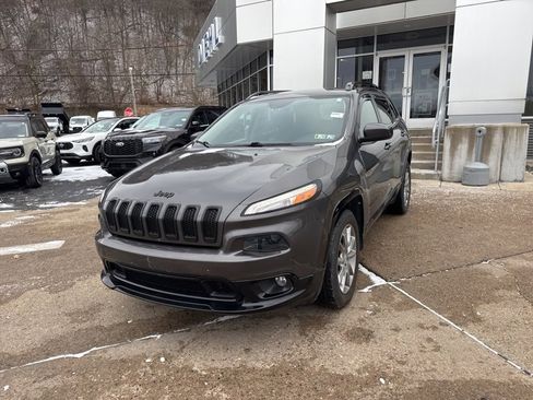Used 2018 Jeep Cherokee Latitude image 3
