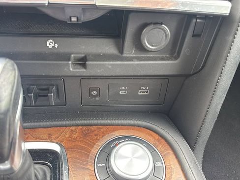 Used 2024 Nissan Armada SL w/ Captain's Chairs Package AWD/4WD image 28