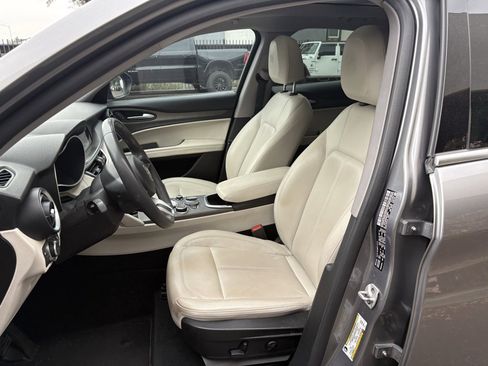 Used 2021 Alfa Romeo Stelvio Ti image 9