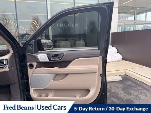 Used 2023 Lincoln Navigator L Reserve image 17