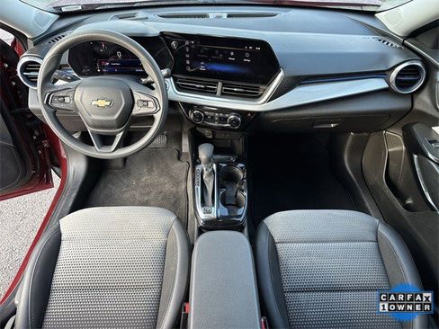 Used 2024 Chevrolet Trax LT w/ LPO, Blackout Package image 23