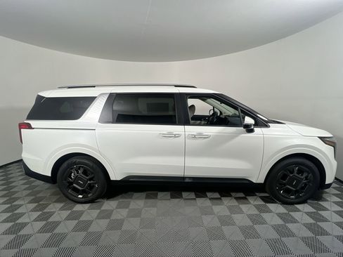 New 2026 Kia Carnival EX image 2