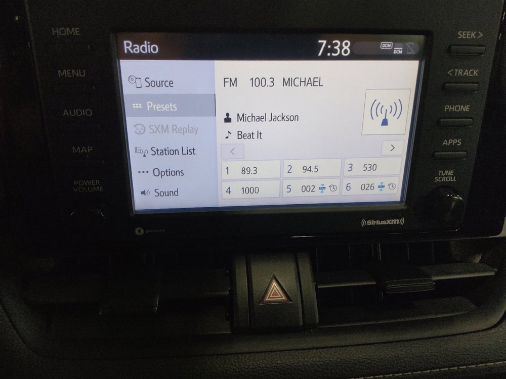 Used 2021 Toyota RAV4 XLE AWD/4WD image 25