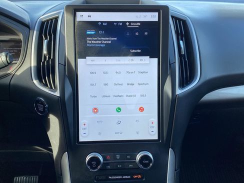 Used 2024 Ford Edge SE w/ Black Appearance Package image 21