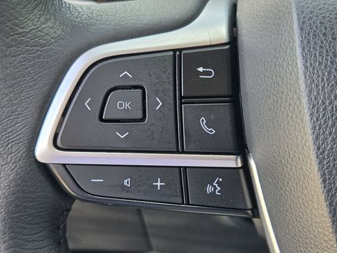 Used 2026 Toyota Sienna XLE FWD image 24