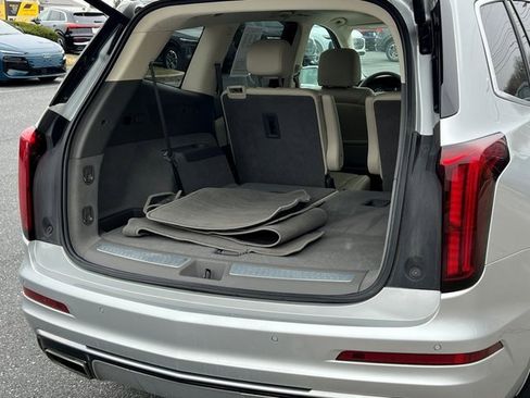 Used 2020 Cadillac XT6 Premium Luxury w/ LPO, Floor Liner Package image 40