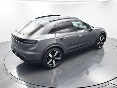 Certified 2025 Porsche Macan Electric RWD image 38