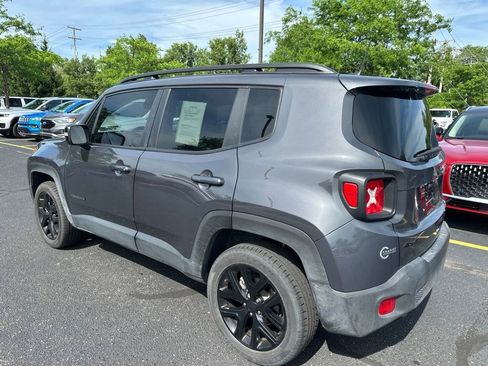 Certified 2022 Jeep Renegade Altitude w/ Sun/Sound Group AWD/4WD image 7