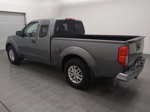 Used 2019 Nissan Frontier SV image 3