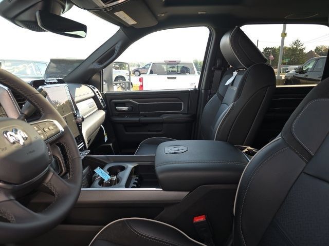 Used 2025 RAM 2500 Laramie AWD/4WD image 16