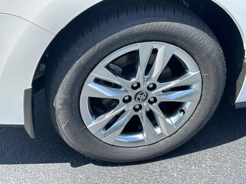 New 2026 Toyota Sienna Limited FWD image 11