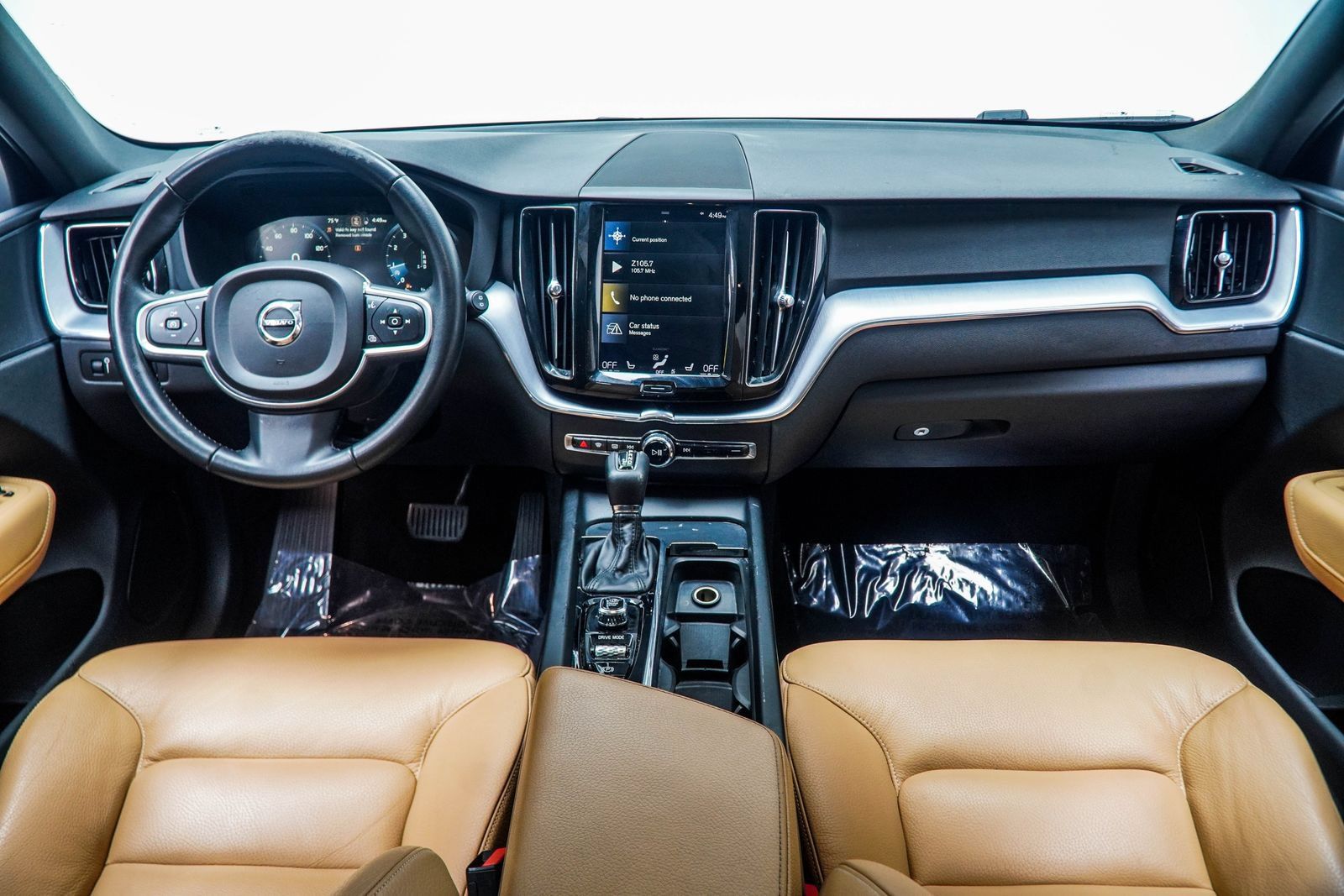 Used 2020 Volvo XC60 T5 Momentum w/ Protection Package Premier AWD/4WD image 6