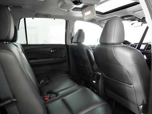 Used 2020 Honda Pilot Touring image 37
