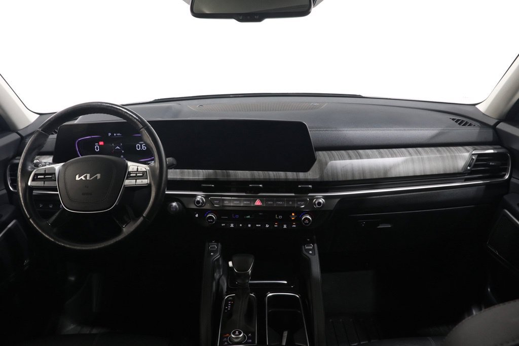 Used 2024 Kia Telluride EX w/ EX Captain's Chair Package AWD/4WD image 18