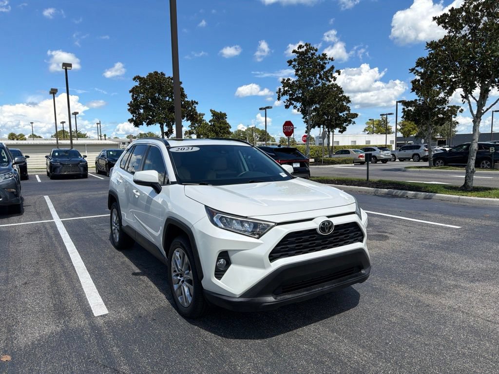 Used 2021 Toyota RAV4 XLE Premium FWD image 3