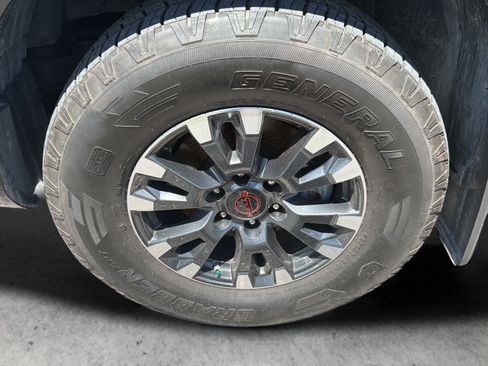 Used 2024 Nissan Titan PRO-4X w/ Pro-4x Convenience Package AWD/4WD image 24
