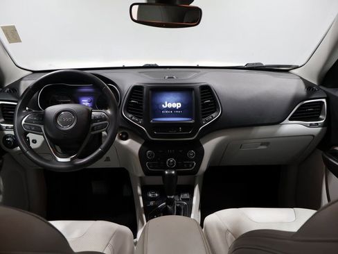 Used 2022 Jeep Cherokee Latitude Lux w/ Mopar Interior Package image 17