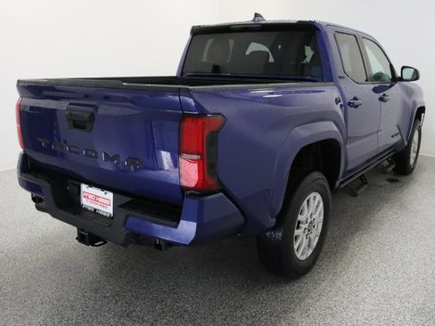 Used 2025 Toyota Tacoma SR5 RWD image 7