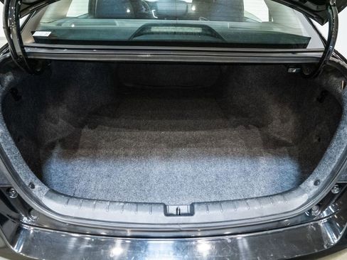 Used 2017 Honda Accord LX image 30