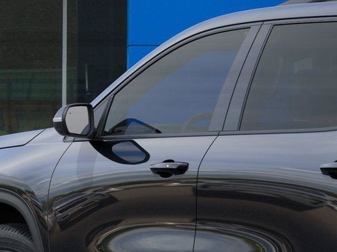 New 2026 Chevrolet Traverse LT w/ Enhanced Driving Package FWD image 12
