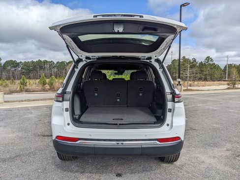 New 2026 Jeep Grand Cherokee Laredo w/ Trailer Tow Package RWD image 38