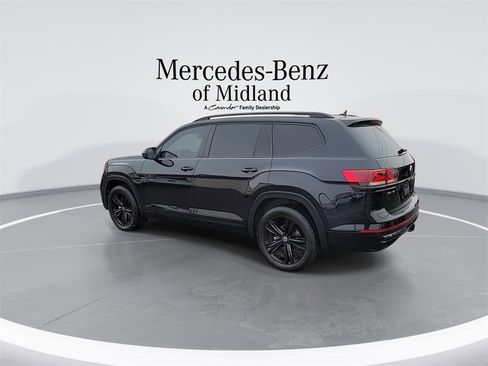 Used 2023 Volkswagen Atlas SEL R-Line image 6
