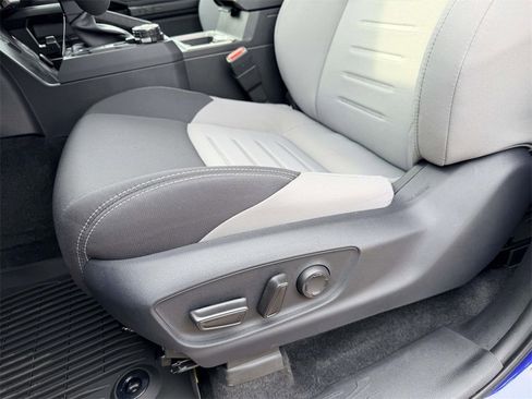 Used 2025 Toyota Tacoma TRD Off-Road image 18