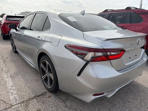 Used 2022 Toyota Camry SE w/ Convenience Package image 6