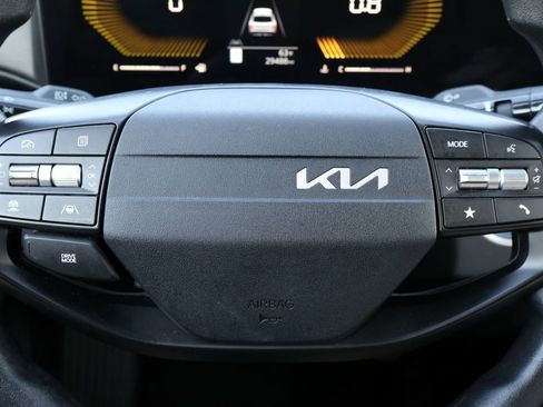 Used 2025 Kia K4 FWD image 29