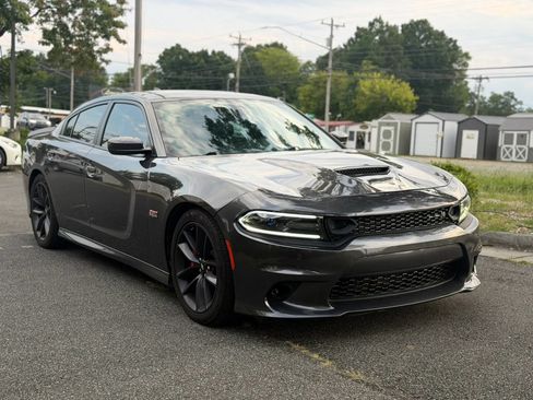 Used 2019 Dodge Charger Scat Pack w/ Plus Group RWD image 8