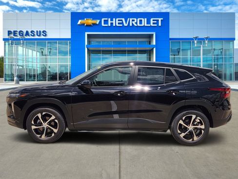 New 2026 Chevrolet Trax RS w/ Sunroof Package FWD image 3