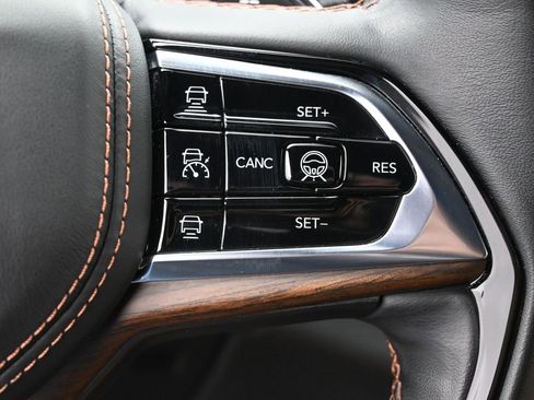 Used 2022 Jeep Grand Cherokee L Summit w/ Advanced Protech Group IV image 19