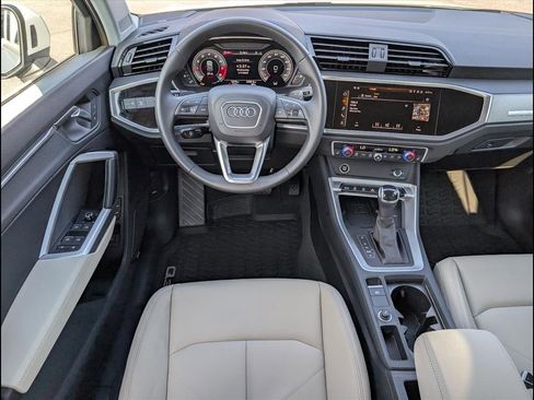 Certified 2025 Audi Q3 2.0T Premium Plus w/ Premium Plus Package image 9
