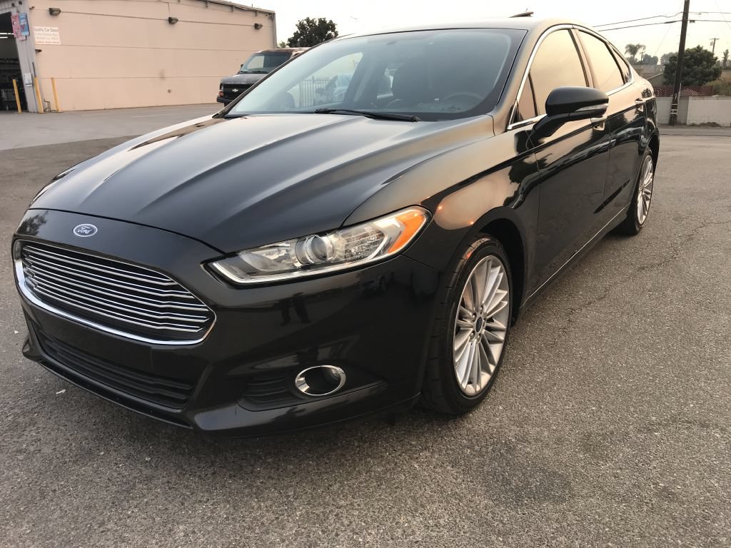 Used 2013 Ford Fusion SE FWD image 1