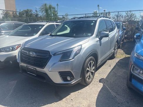 Used 2023 Subaru Forester Limited AWD/4WD image 1