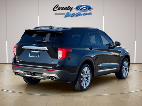 Used 2023 Ford Explorer Platinum w/ Technology Package AWD/4WD image 8