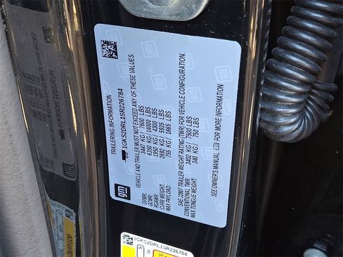 Certified 2025 GMC Yukon Denali image 28