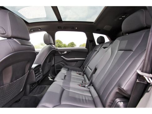 Used 2025 Audi Q7 3.0T Premium Plus AWD/4WD image 34