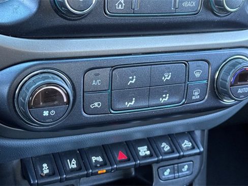 Used 2021 Chevrolet Colorado Z71 w/ Safety Package image 27