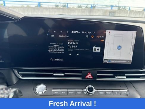 Used 2025 Hyundai Elantra SEL image 6