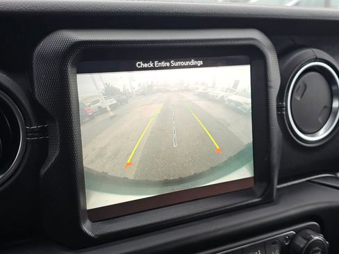 Used 2019 Jeep Wrangler Unlimited Sahara w/ Uconnect 4C Nav & Sound Group image 22